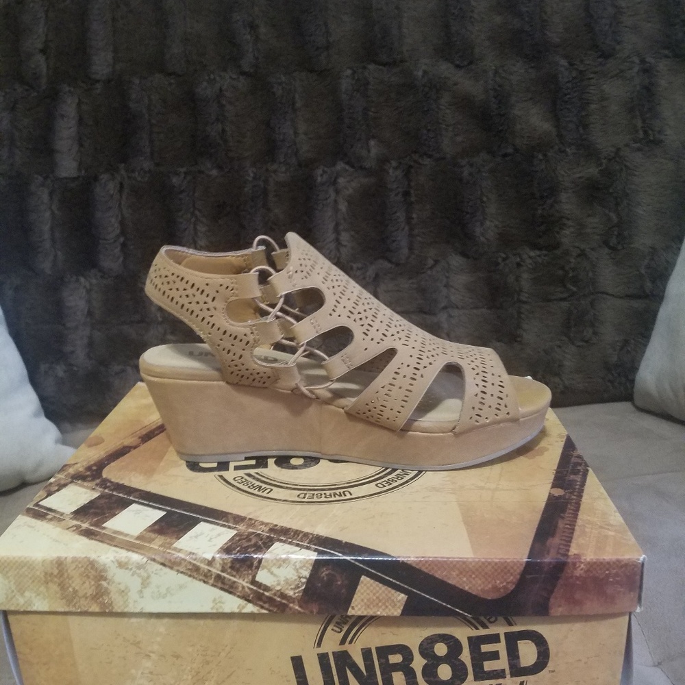 Girls shoes